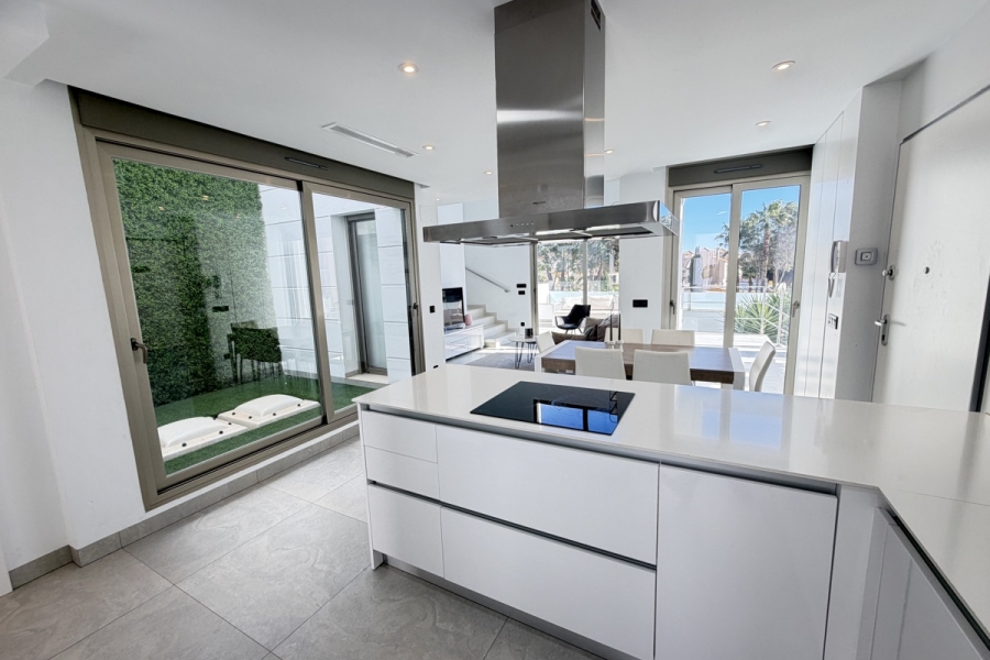 Re-Sale - Detached Villa - Orihuela Costa - Villamartin