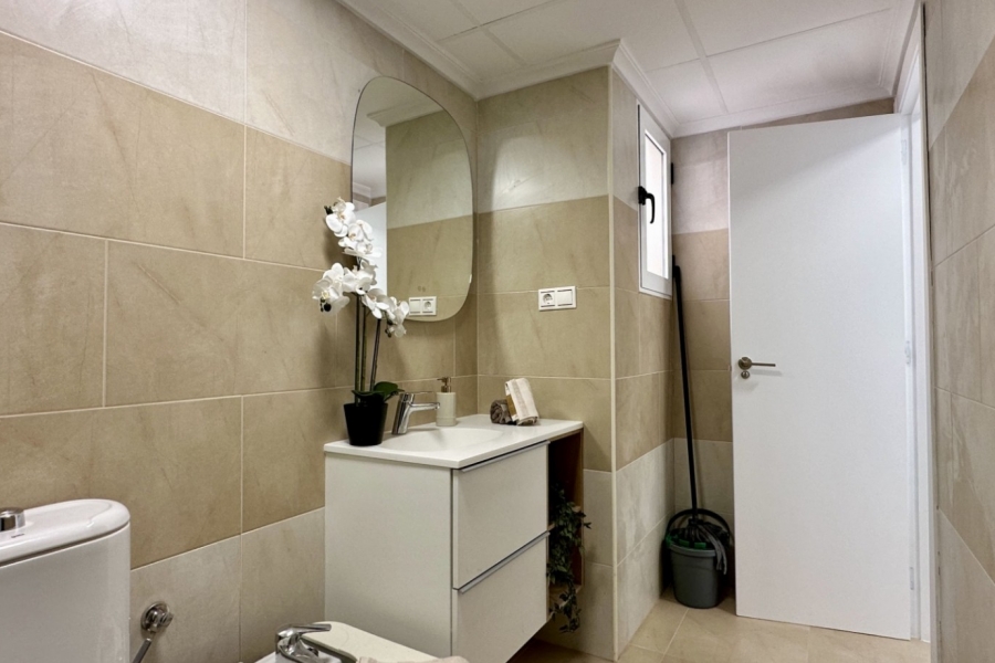 Re-Sale - Apartment - Torrevieja - Torrevieja - Centre