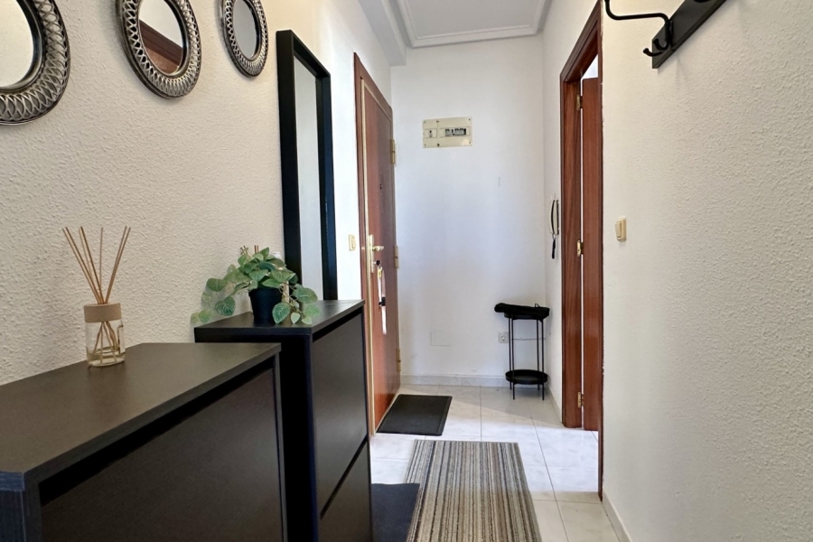 Re-Sale - Apartment - Torrevieja - Torrevieja - Centre