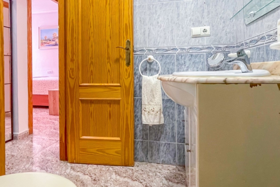 Re-Sale - Apartment - Torrevieja - Torrevieja - Centre