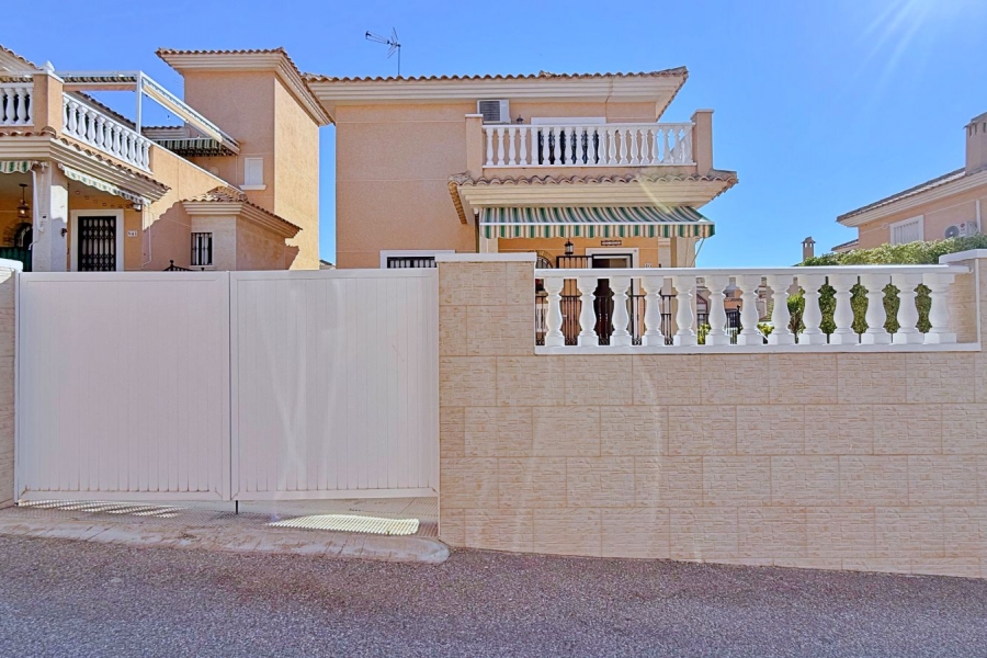 Re-Sale - Detached Villa - Orihuela Costa - Punta Prima