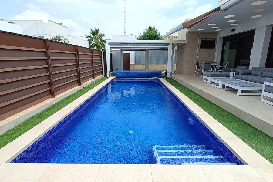 Re-Sale - Detached Villa - Los Montesinos - Entre Naranjos / Vistabella Golf