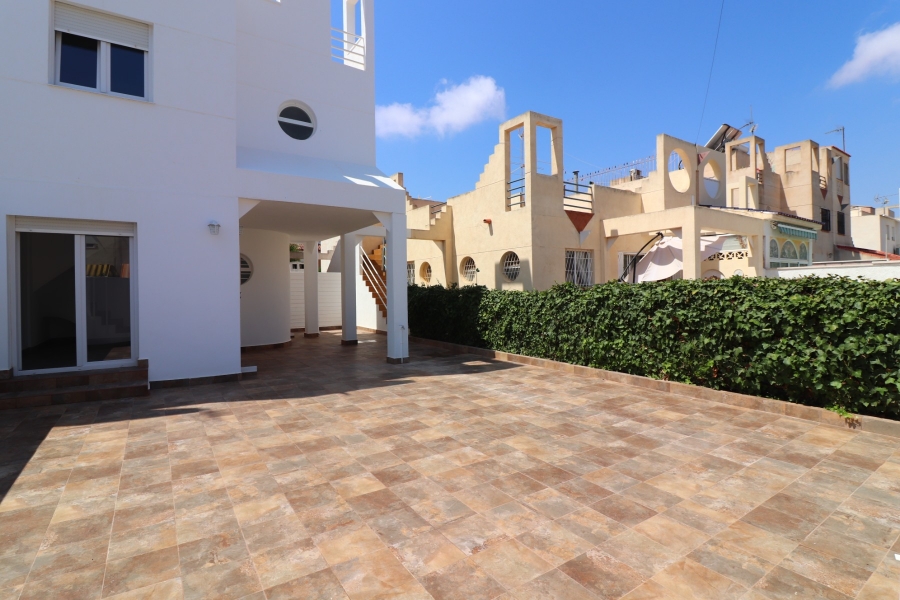 Re-Sale - Quad Villa - Torrevieja - El Salado