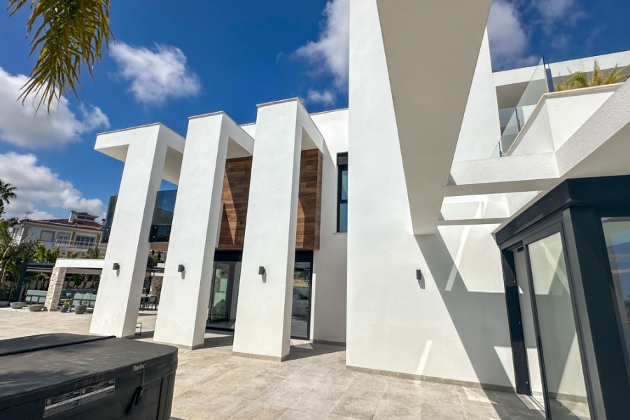 Re-Sale - Detached Villa - Orihuela Costa - Villamartin