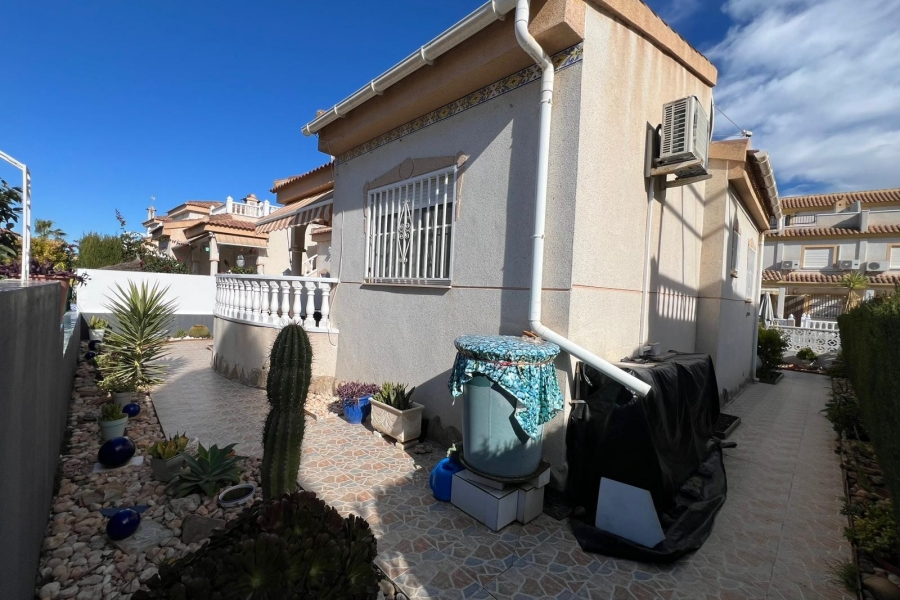 Re-Sale - Detached Villa - Algorfa - Montemar