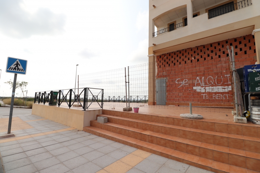 Commercial - Commercial - Los Montesinos - Laguna Green