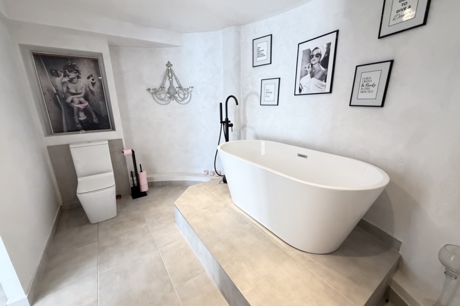 Re-Sale - Detached Villa - San Miguel de Salinas - Lake View Mansions