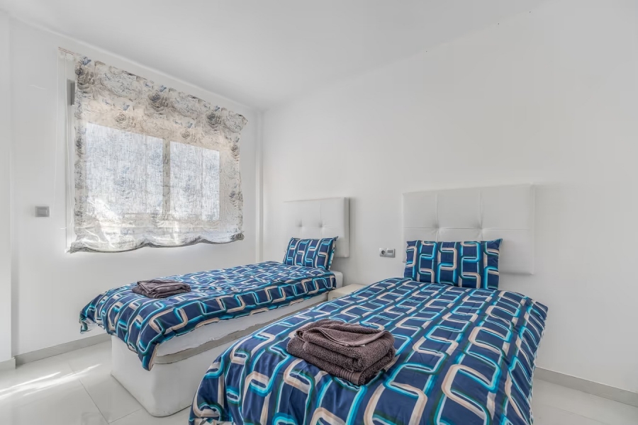 Re-Sale - Semi Detached Villa - Orihuela Costa - Punta Prima
