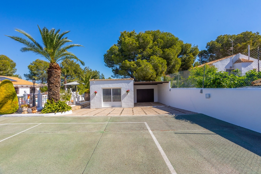 Re-Sale - Detached Villa - Orihuela Costa - Villamartin