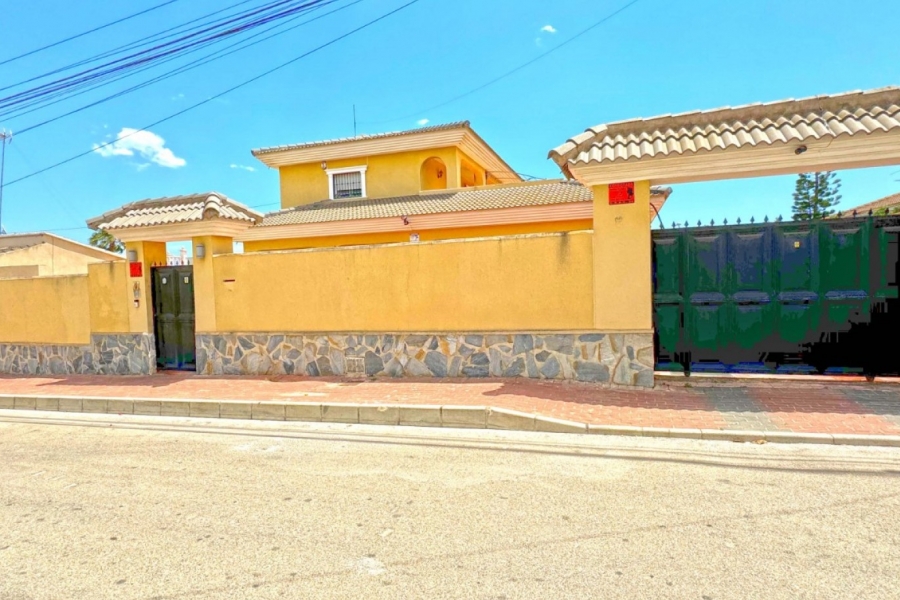 Re-Sale - Detached Villa - Torrevieja - Los Balcones - Los Altos del Edén