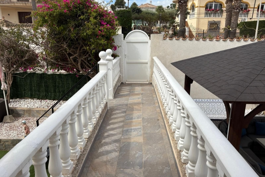 Re-Sale - Detached Villa - Algorfa - Algorfa - Village