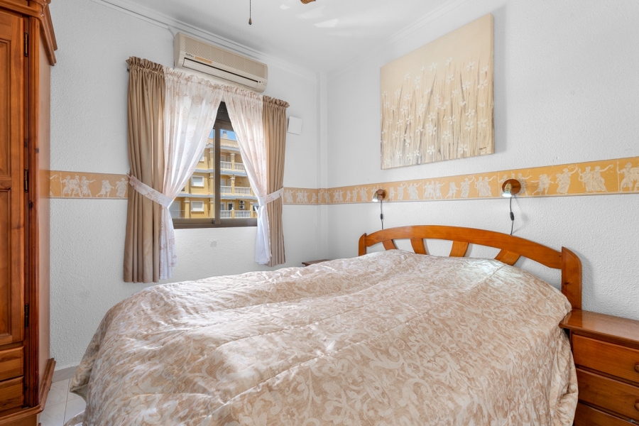 Re-Sale - Apartment - Torrevieja - Aguas Nuevas