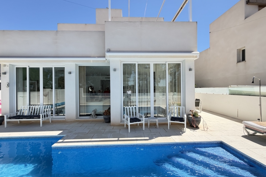 Re-Sale - Detached Villa - Orihuela Costa - Mil Palmeras