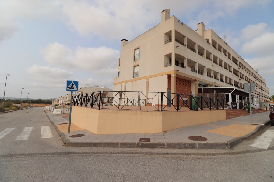 Commercial - Commercial - Los Montesinos - Laguna Green