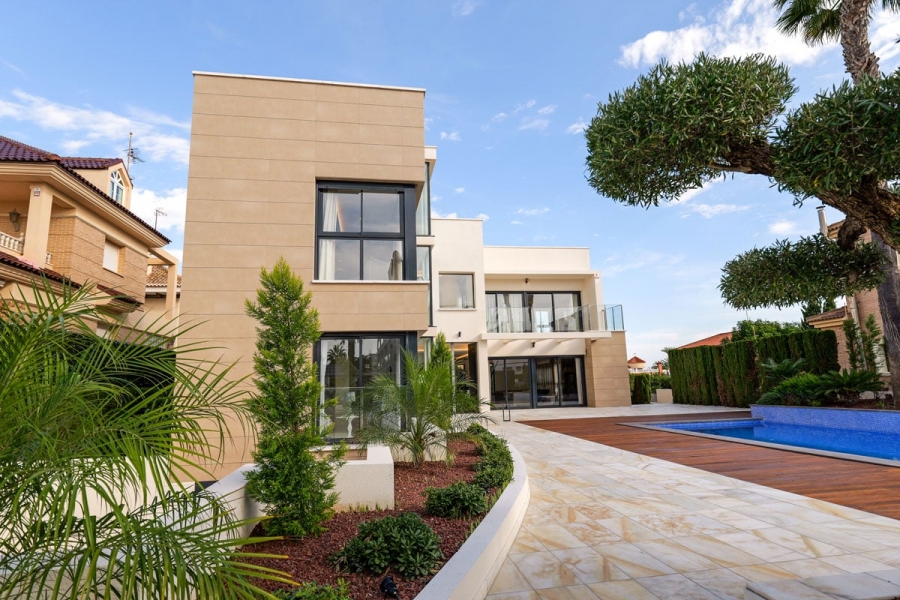 New - Detached Villa - Torrevieja - Torrevieja - Centre