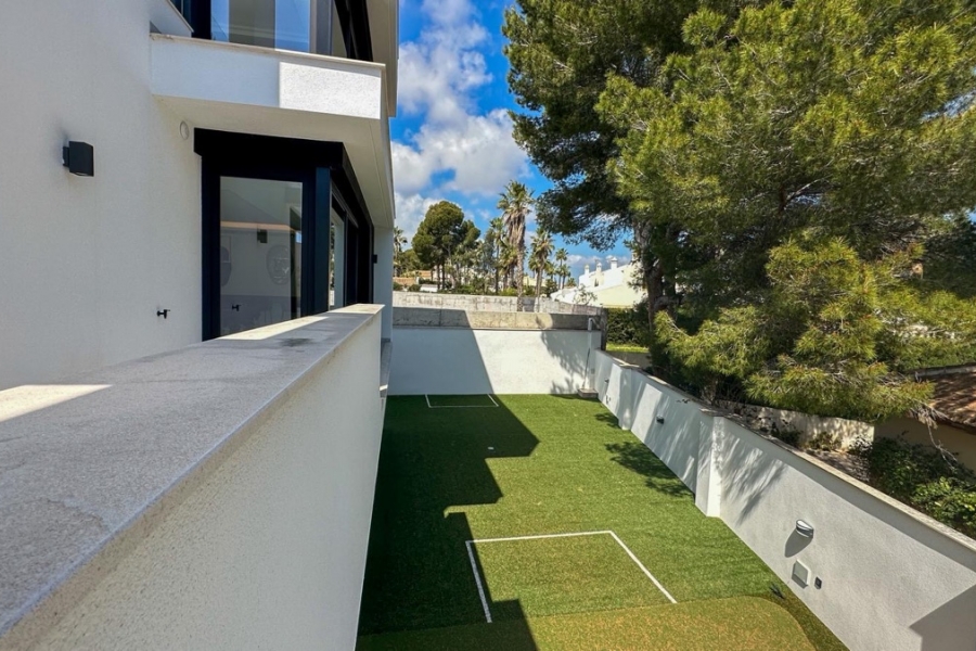 Re-Sale - Detached Villa - Orihuela Costa - Villamartin