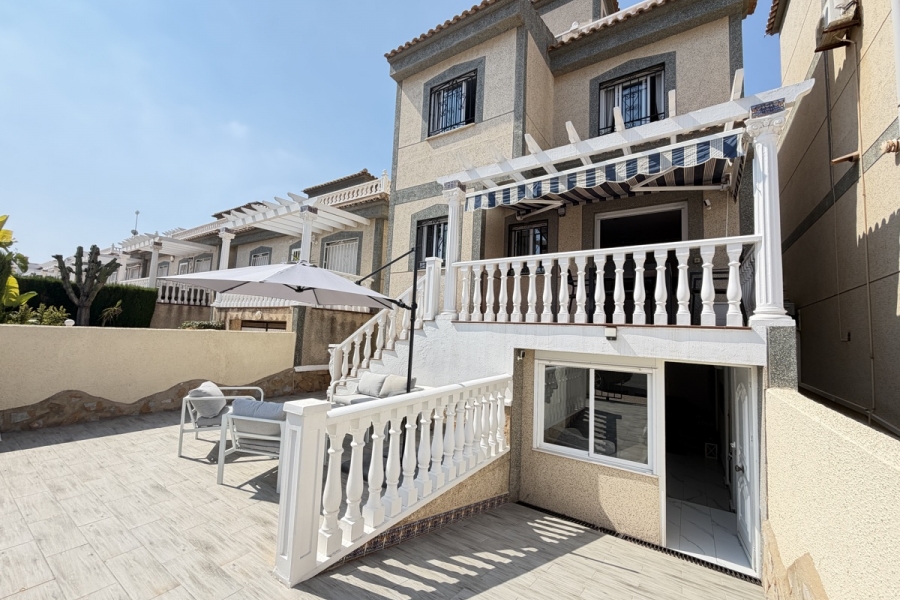 Re-Sale - Detached Villa - Orihuela Costa - Villamartin