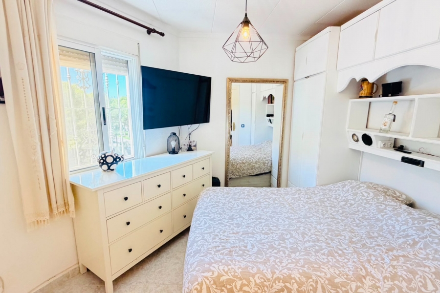 Re-Sale - Apartment - San Miguel de Salinas - Las Comunicaciones