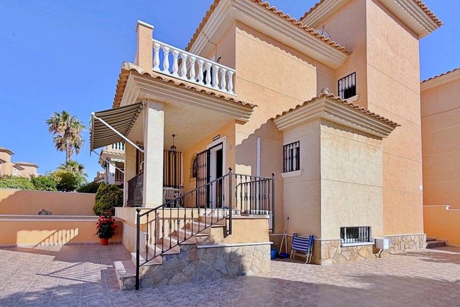 Re-Sale - Detached Villa - Orihuela Costa - Punta Prima