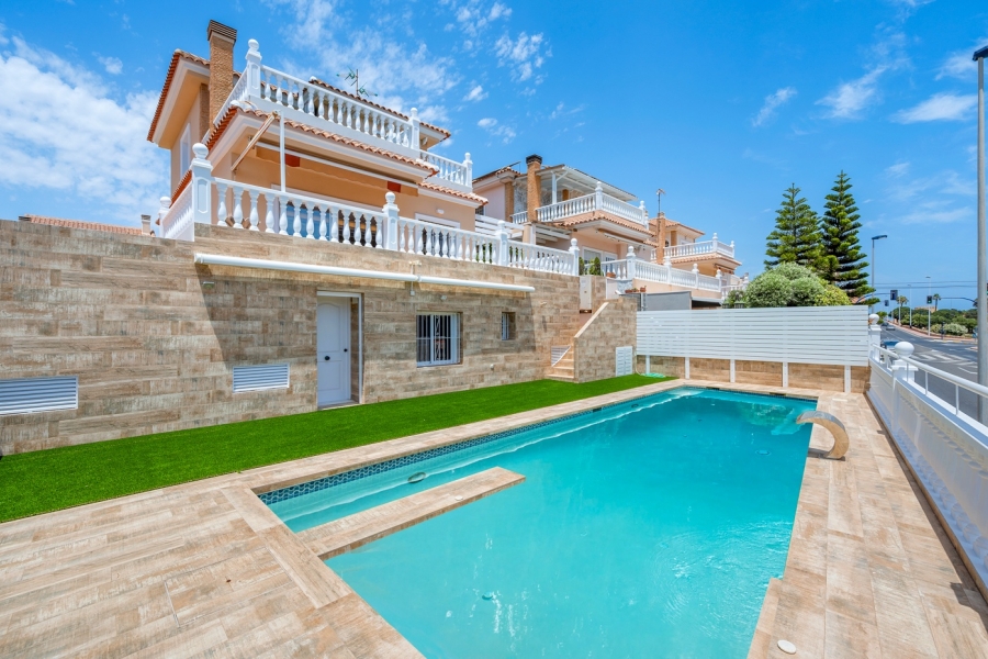 Re-Sale - Detached Villa - Torrevieja - Los Frutales