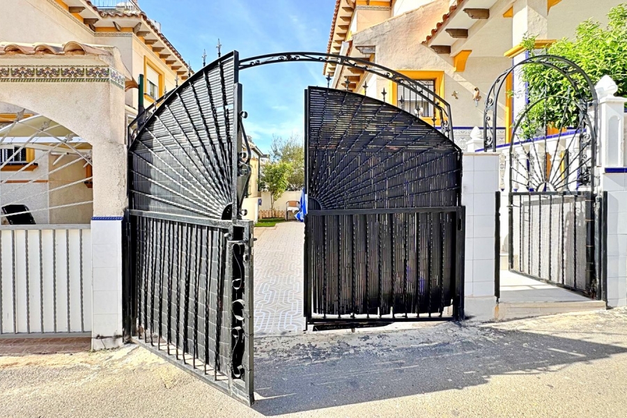 Re-Sale - Quad Villa - Orihuela Costa - Punta Prima