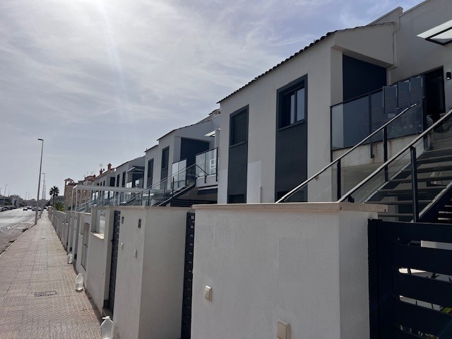 Re-Sale - Apartment - Orihuela Costa - La Zenia