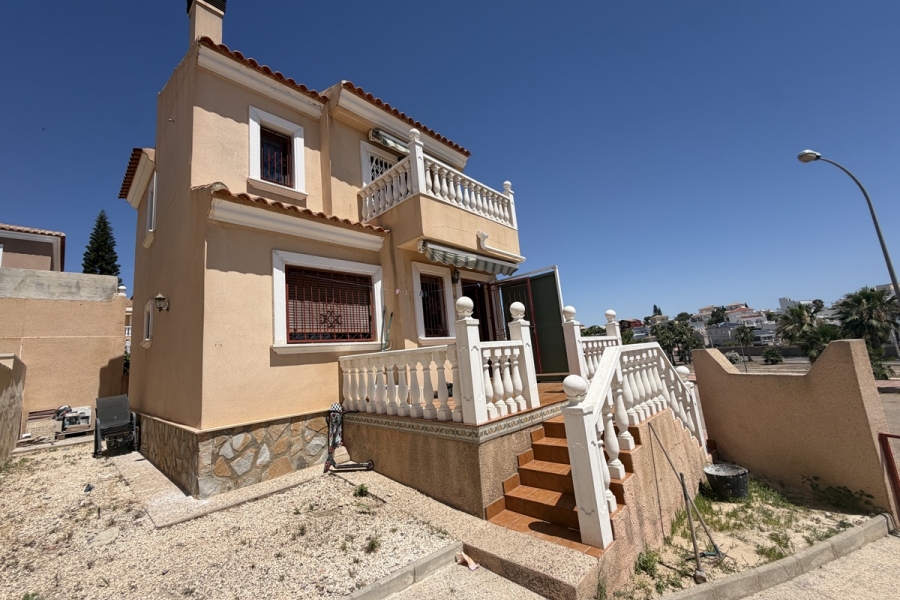 Re-Sale - Detached Villa - Orihuela Costa - Villamartin