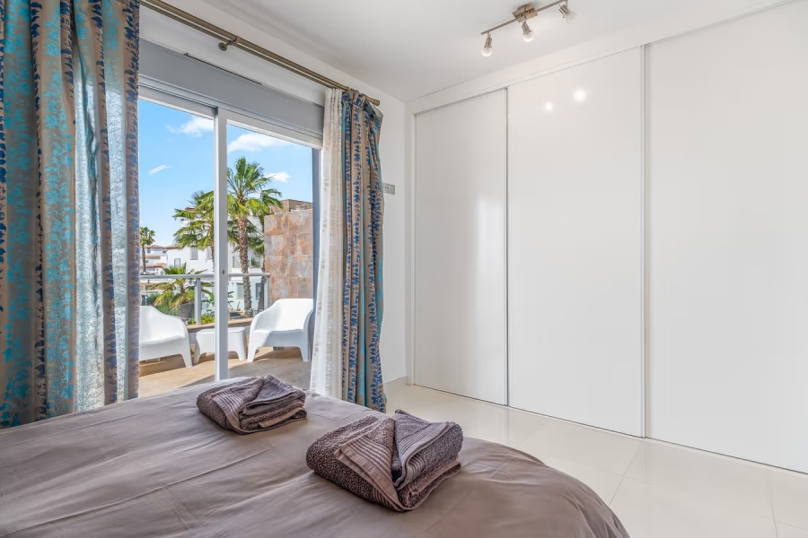 Re-Sale - Semi Detached Villa - Orihuela Costa - Punta Prima
