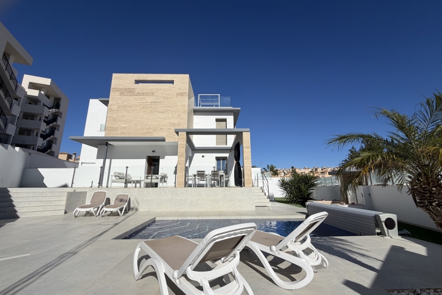 Re-Sale - Detached Villa - Orihuela Costa - Villamartin