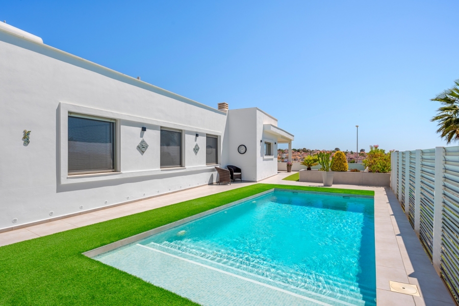 Re-Sale - Detached Villa - La Marina - La Marina - Urbanization