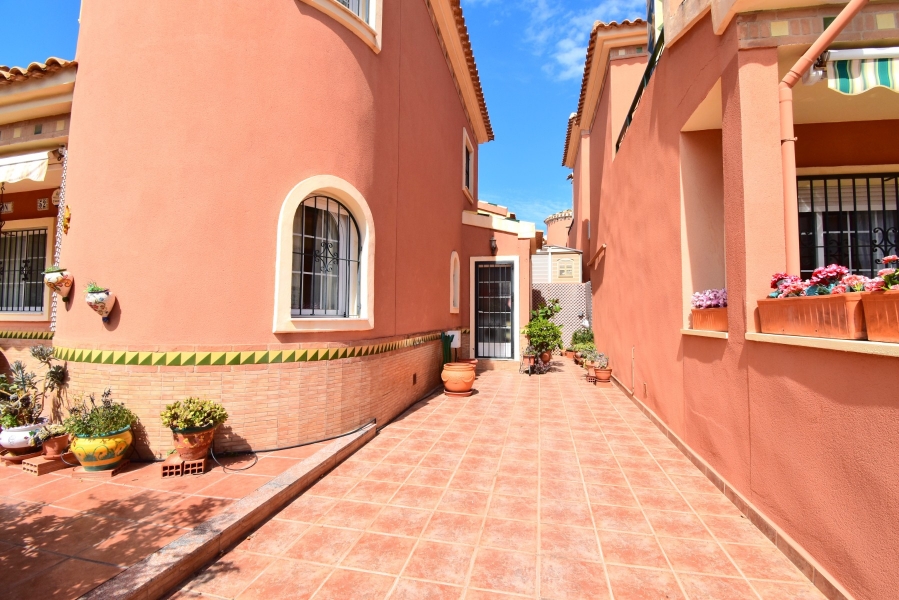 Re-Sale - Detached Villa - Orihuela Costa - Playa Flamenca