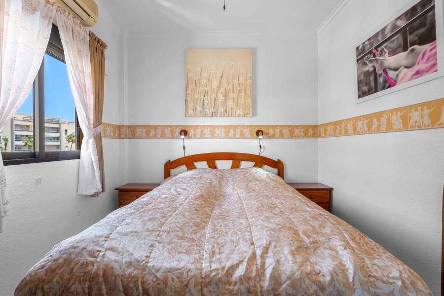 Re-Sale - Apartment - Torrevieja - Aguas Nuevas