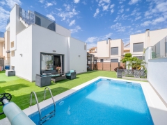 Vrijstaande Villa - Wederverkoop - Torrevieja - Aguas Nuevas