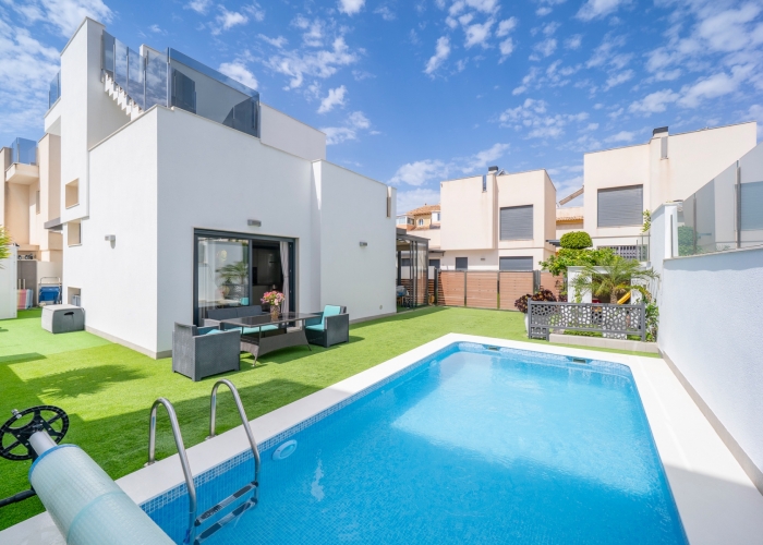 Re-Sale - Detached Villa - Torrevieja - Aguas Nuevas