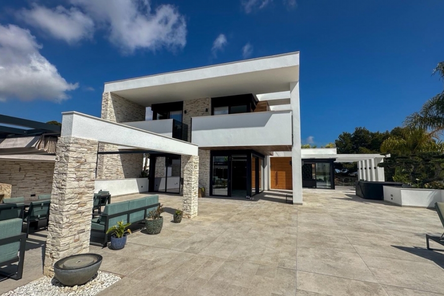 Re-Sale - Detached Villa - Orihuela Costa - Villamartin