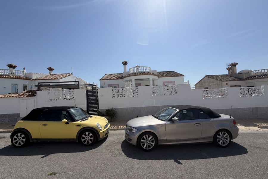 Re-Sale - Detached Villa - San Miguel de Salinas - Lake View Mansions