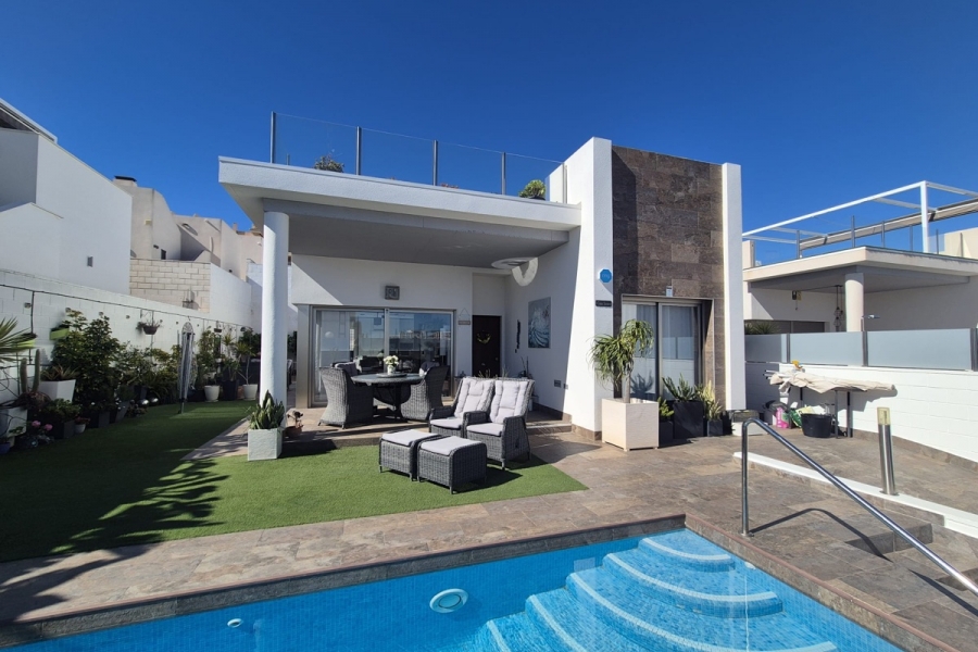 Re-Sale - Detached Villa - Orihuela Costa - Villamartin