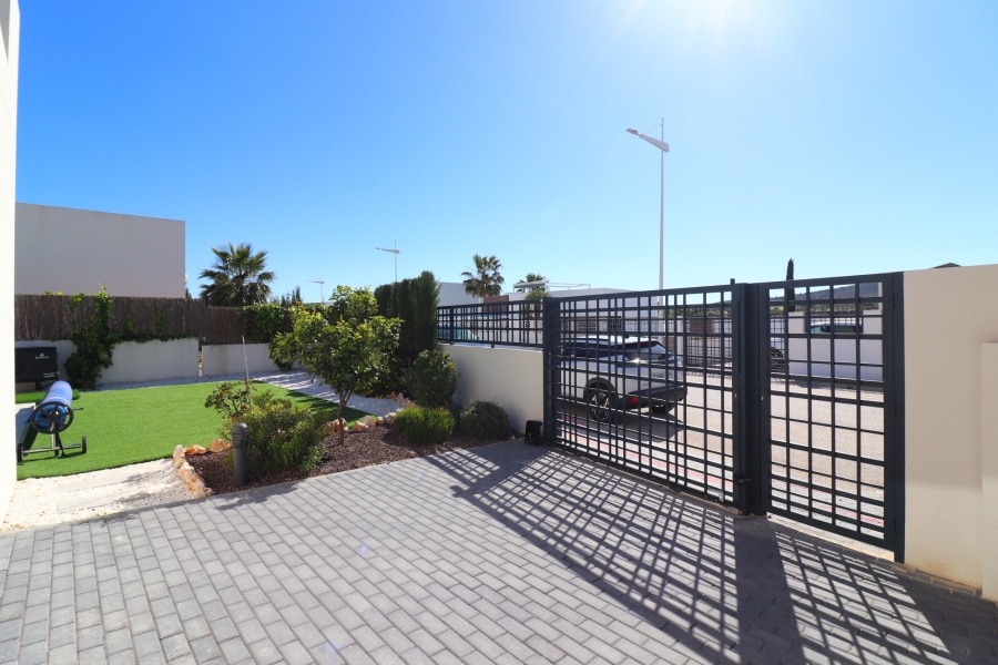 Re-Sale - Detached Villa - Algorfa - La Finca Golf Resort