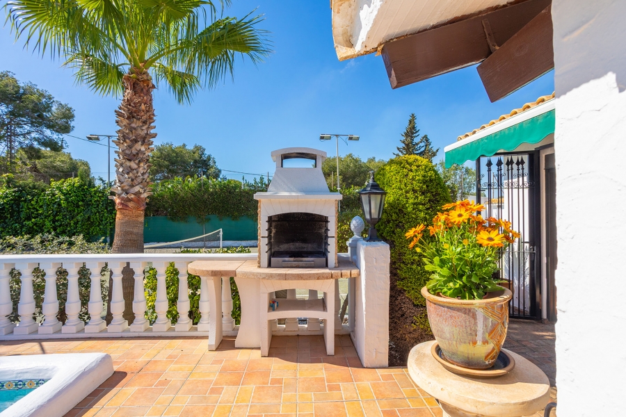 Re-Sale - Detached Villa - Orihuela Costa - Villamartin