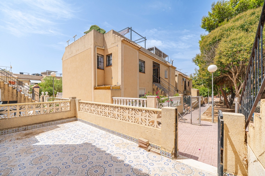 Re-Sale - Apartment - Torrevieja - Aguas Nuevas