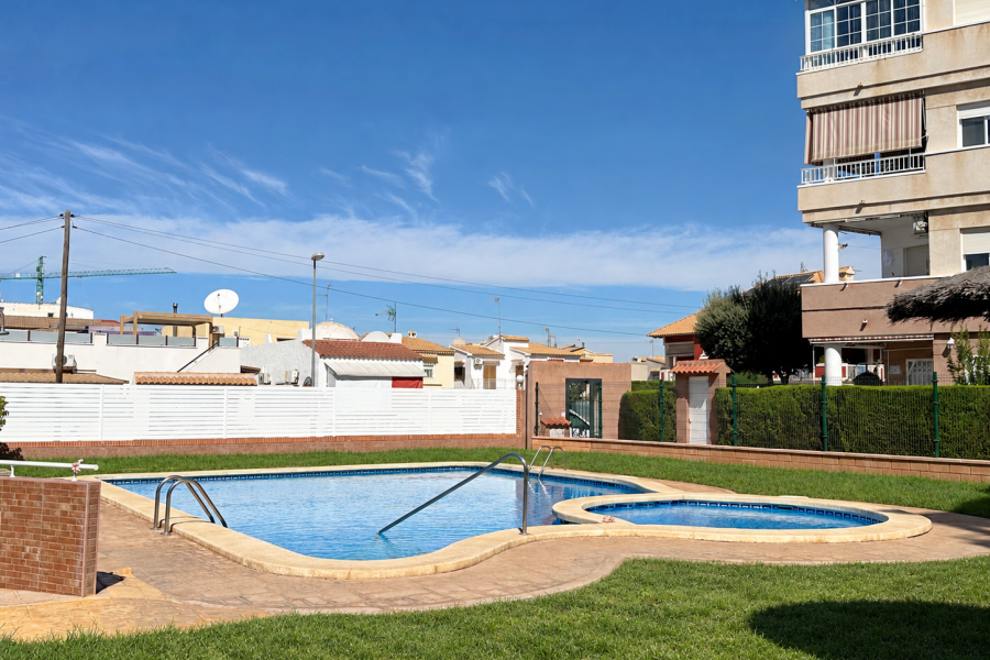 Re-Sale - Apartment - Torrevieja - Torrevieja - Centre