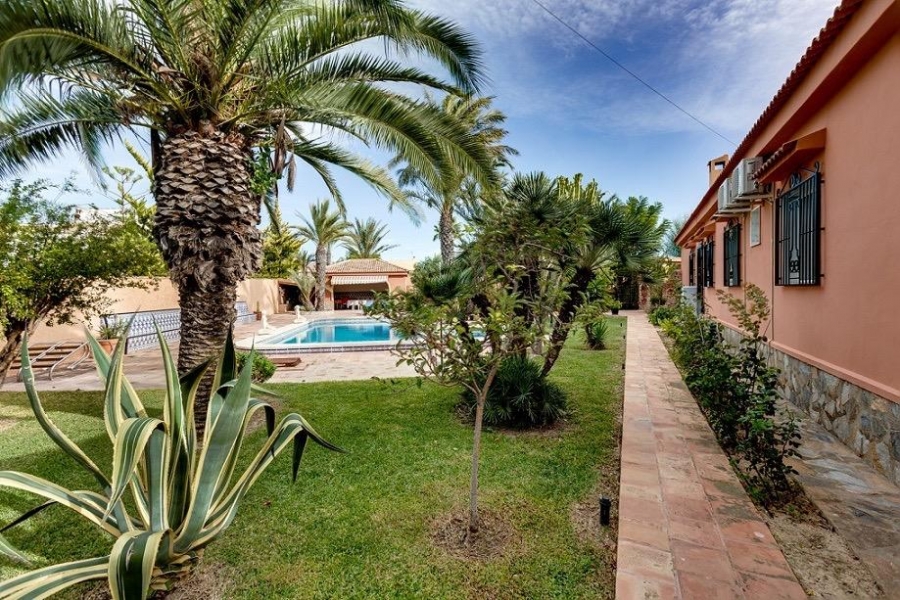 Re-Sale - Detached Villa - Torrevieja - El Chaparral