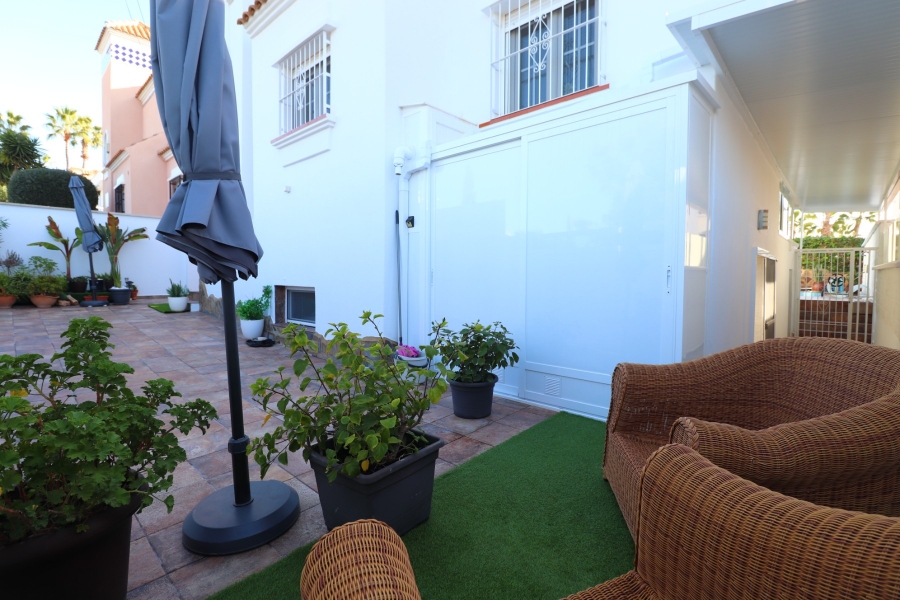 Re-Sale - Detached Villa - Orihuela Costa - Villamartin