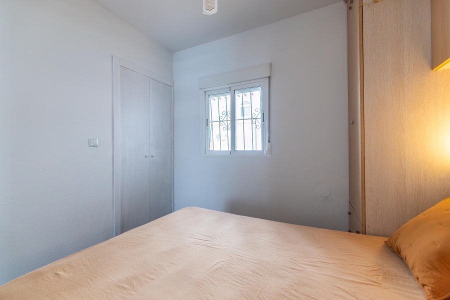 Re-Sale - Apartment - Torrevieja - Playa Los Naufragos