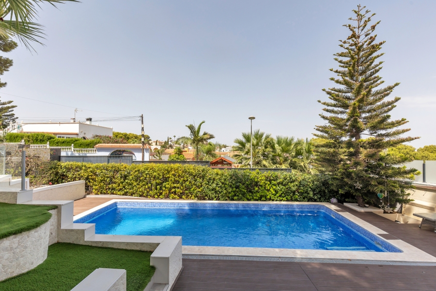 Re-Sale - Detached Villa - Orihuela Costa - Los Balcones