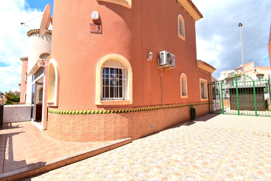 Re-Sale - Detached Villa - Orihuela Costa - Playa Flamenca