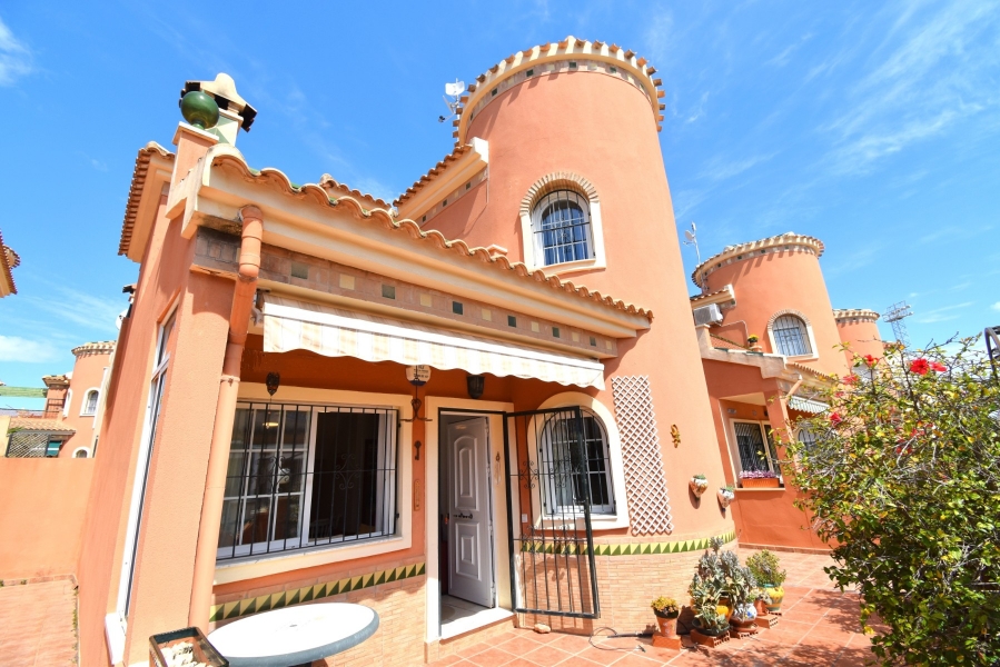 Re-Sale - Detached Villa - Orihuela Costa - Playa Flamenca