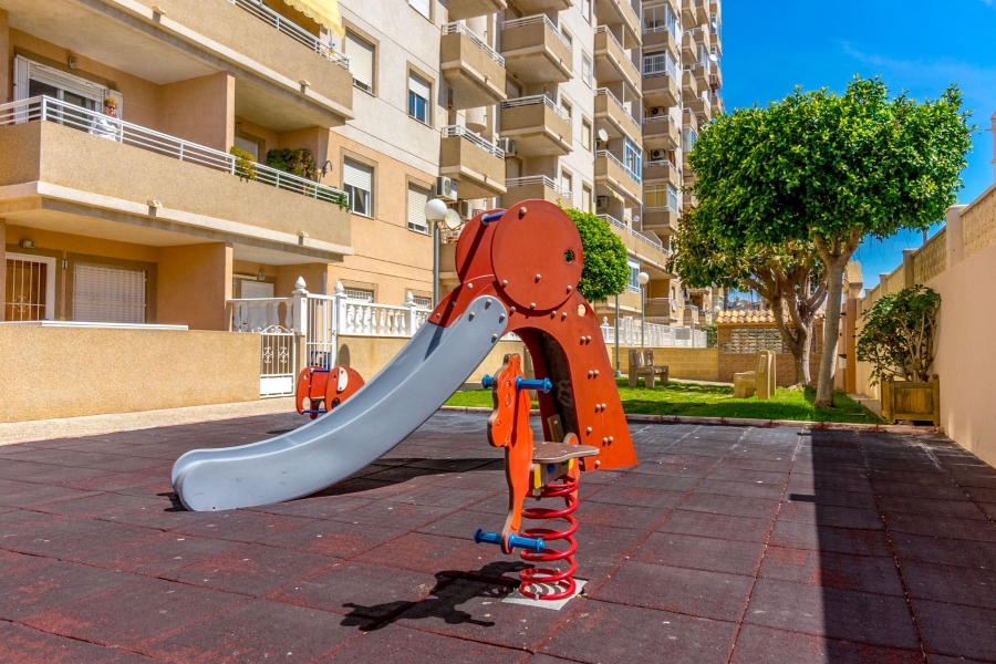 Re-Sale - Apartment - Torrevieja - Torrevieja - Centre