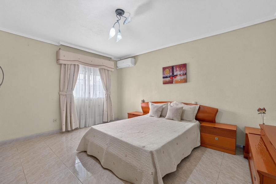 Re-Sale - Apartment - Torrevieja - Torrevieja - Centre