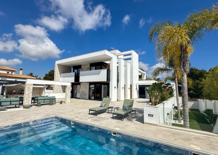 Re-Sale - Detached Villa - Orihuela Costa - Villamartin